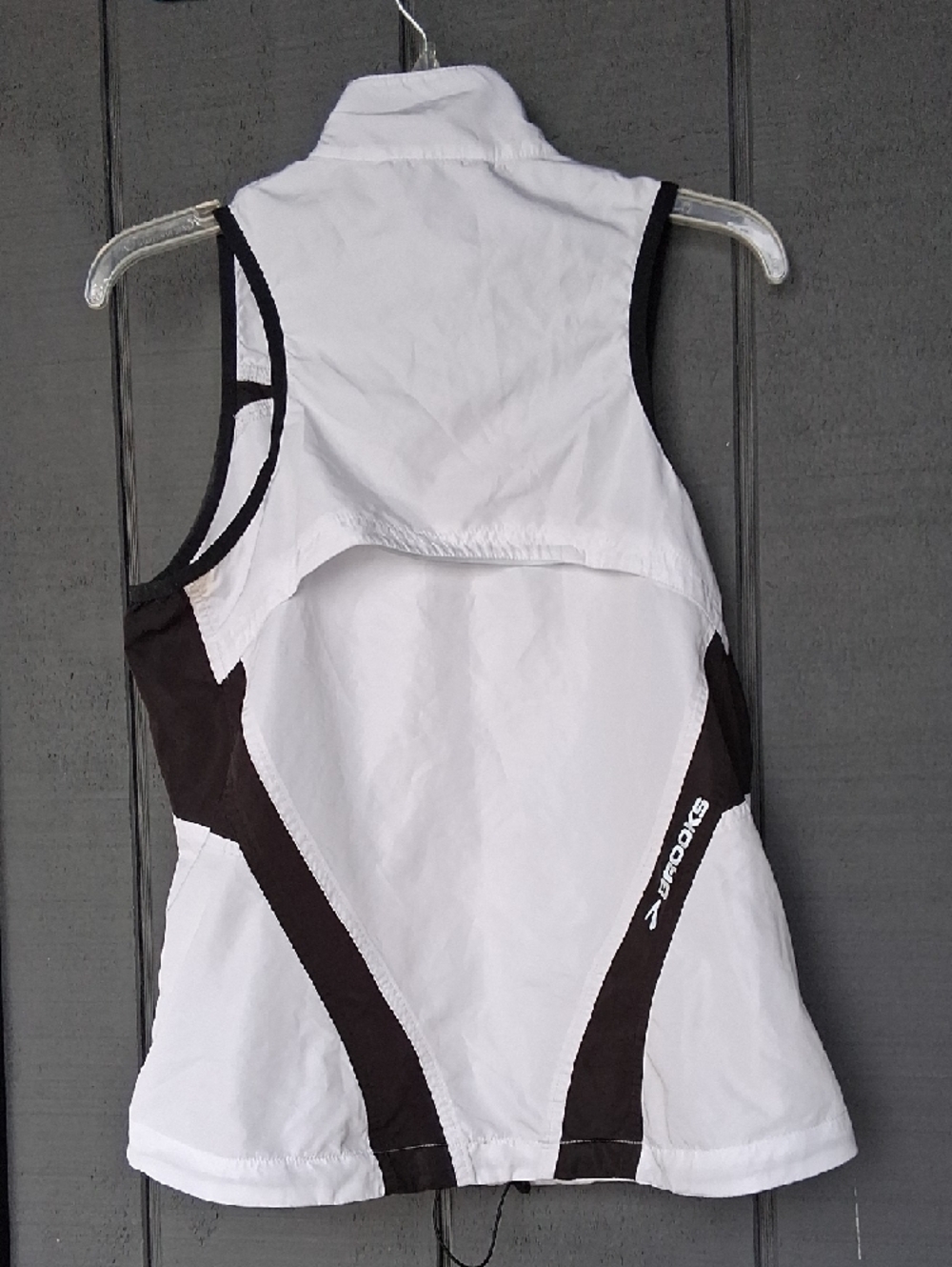Brooks White and Black Sleeveless Zip-Front Running Vest - Picture 5 of 5